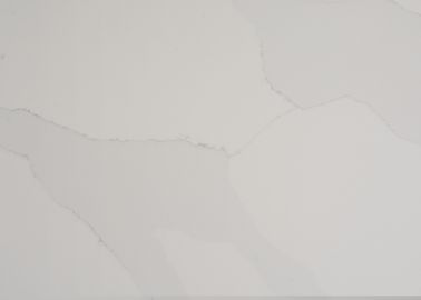 Άσπρα Countertops χαλαζία αντίστασης γρατσουνιών που μοιάζουν με μαρμάρινα 6,5 Mohz