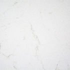7.5Mohs άσπρος χαλαζίας Stone του Καρράρα για τα κεραμίδια πατωμάτων καθιστικών